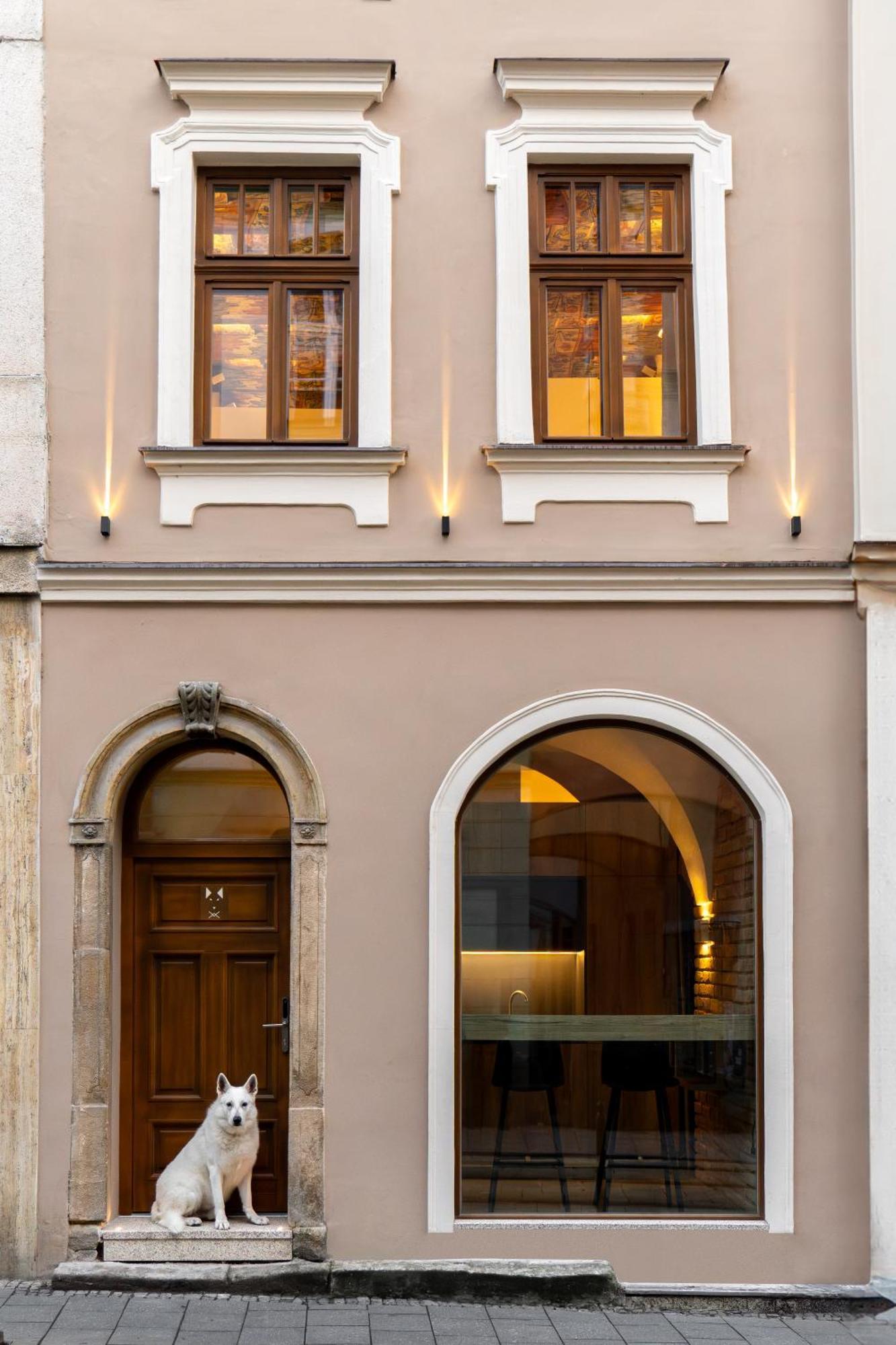 White Wolf Boutique Apartments Olomouc Exterior photo